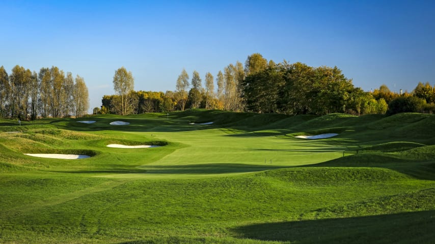 The tee shot requires a solid drive to the middle of the fairway of this long par 4. New fairway bunkers in 2016 mean you will have to be straight and long before going further uphill towards an elevated green. The second shot, if played from the thick rough, will be a tricky one when the pin is on the front part of this green, which is large and full of slopes. (Source: PGA of America)