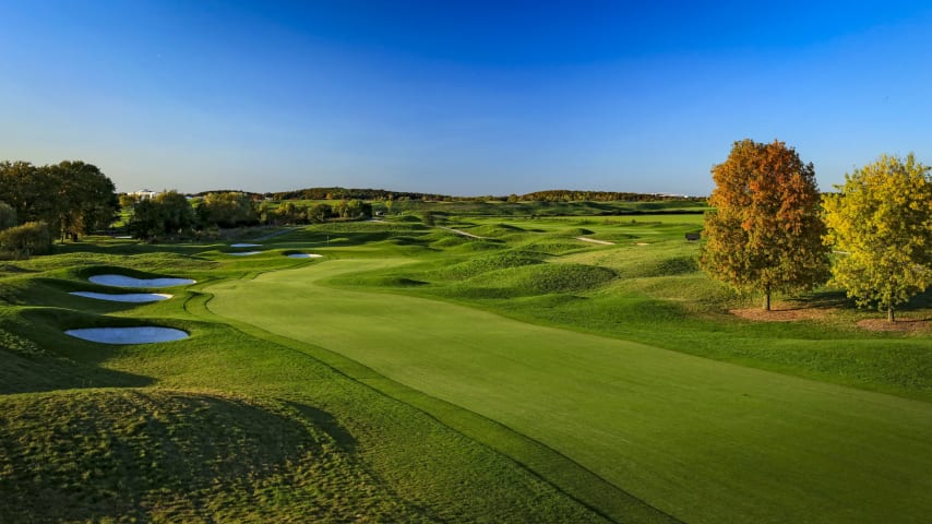 Some respite awaits on this short par 4, which doesn't have too many difficulties apart from fairway bunkers left and new deep bunkers in front of the green. Nevertheless, birdies opportunities here are not that common. (Source: PGA of America)