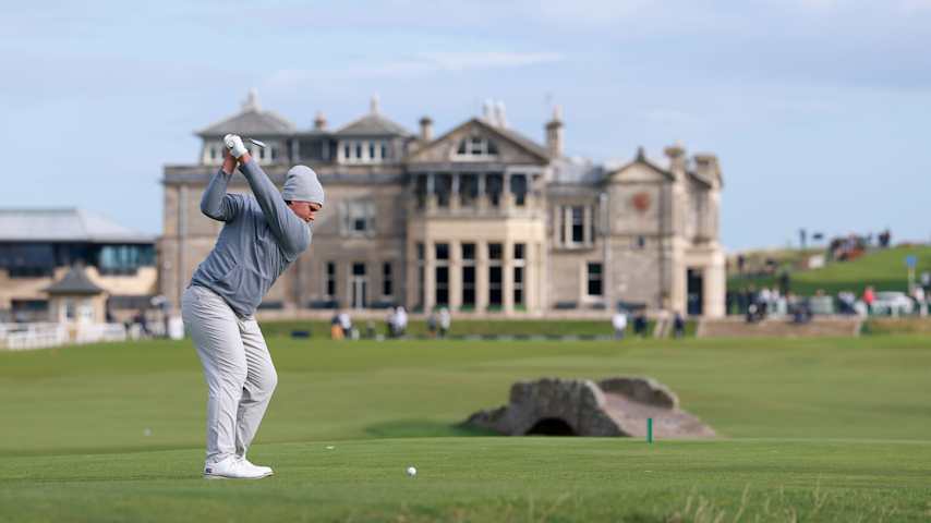 Aldrich Potgieter of South Africa tees off on the 18th hole during the Final Round on day four of the Alfred Dunhill Links Championship 2025 at The Old Course on October 05, 2025 in St Andrews, Scotland. (Warren Little/Getty Images)