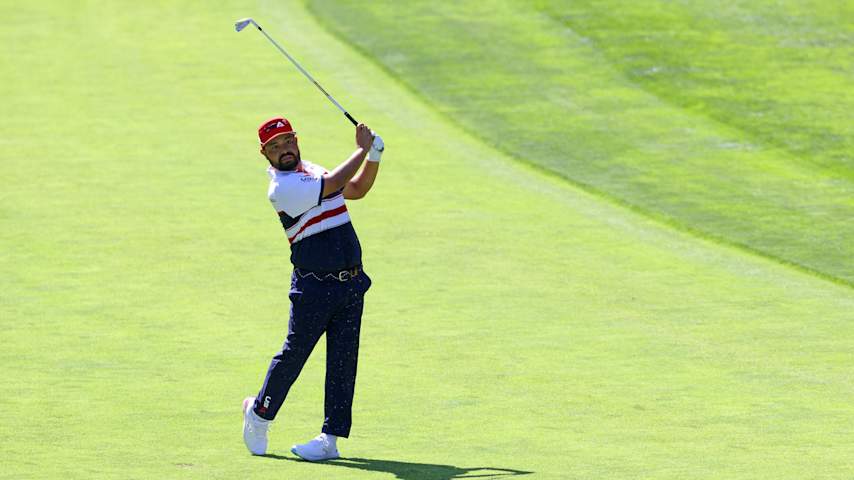 J.J. Spaun of Team United States plays an approach shot on the second hole during the Sunday singles matches of the 2025 Ryder Cup at Black Course at Bethpage State Park Golf Course on September 28, 2025 in Farmingdale, New York. (Mike Stobe/Getty Images)