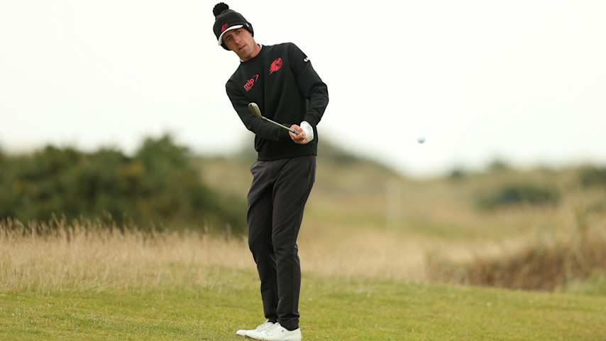 David Puig of Spain chips on the 10th hole during day four of the Alfred Dunhill Links Championship 2024 at the Old Course at St Andrews on October 06, 2024 in St Andrews, Scotland. (Luke Walker/Getty Images)