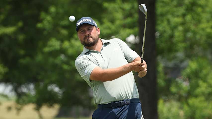 AVONDALE, LOUISIANA - APRIL 27: Andrew Novak of the United States chips onto the first green on day four of the Zurich Classic of New Orleans on April 27, 2025 in Avondale, Louisiana. (Photo by Chris Graythen/Getty Images)