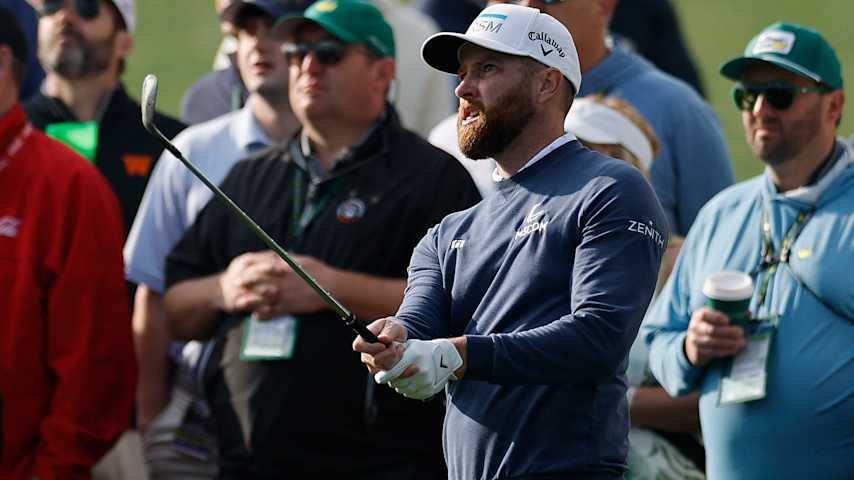 AUGUSTA, GEORGIA - APRIL 10: Chris Kirk of the United States chips on the third hole during the first round of the 2025 Masters Tournament at Augusta National Golf Club on April 10, 2025 in Augusta, Georgia. (Photo by Harry How/Getty Images)