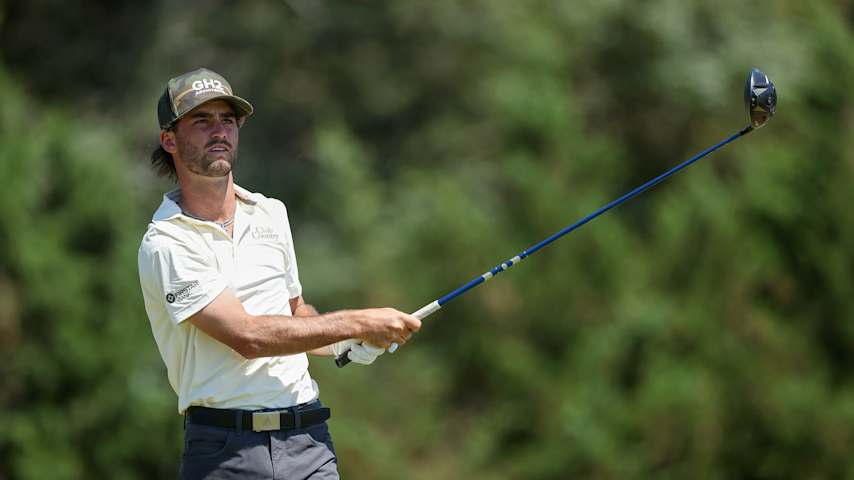 Amateur Ryder Cowan of the United States plays his shot from the sixth tee during the final round of the 126th U.S. OPEN at Shinnecock Hills Golf Club on June 21, 2026 in Southampton, New York. (Mike Mulholland/Getty Images)