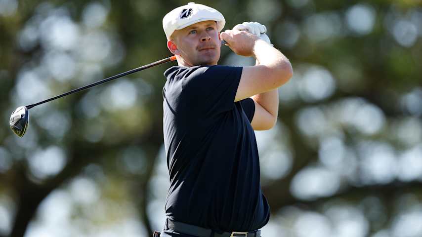 Harry Higgs of the United States plays his shot from the second tee during the second round of the Sony Open in Hawaii 2026 at Waialae Country Club on January 16, 2026 in Honolulu, Hawaii. (Cliff Hawkins/Getty Images)
