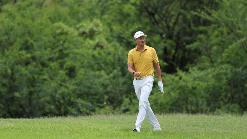 Haotong Li of China plays his second shot on the fifth hole on day four of the Nedbank Golf Challenge in honour of Gary Player 2026 at Gary Player CC on December 07, 2025 in Sun City, South Africa. (Luke Walker/Getty Images)