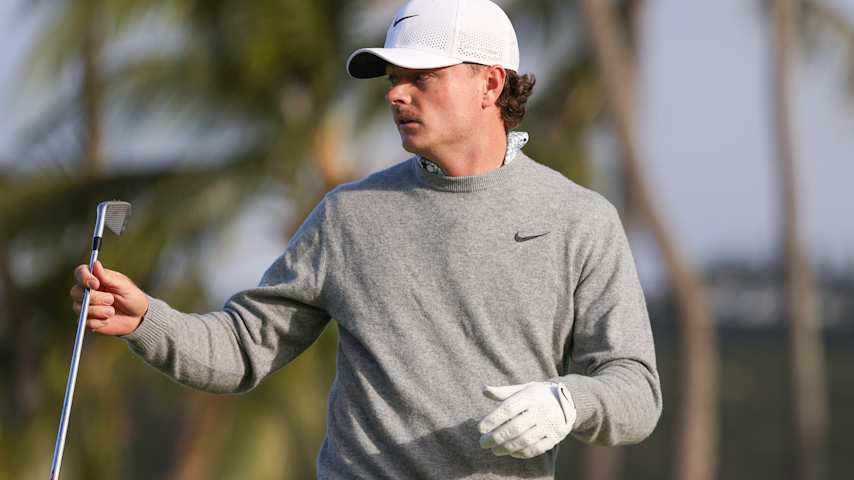Luke Clanton of the United States plays his shot from the 11th tee during the second round of the Sony Open in Hawaii 2026 at Waialae Country Club on January 16, 2026 in Honolulu, Hawaii. (Mike Mulholland/Getty Images)