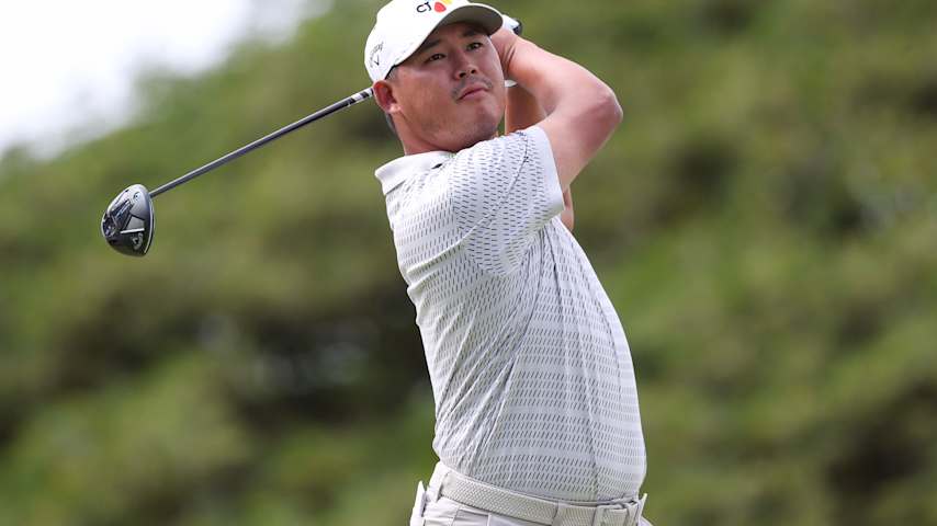 Si Woo Kim of South Korea plays his shot from the second tee during the final round of the Sony Open in Hawaii 2026 at Waialae Country Club on January 18, 2026 in Honolulu, Hawaii. (Mike Mulholland/Getty Images)