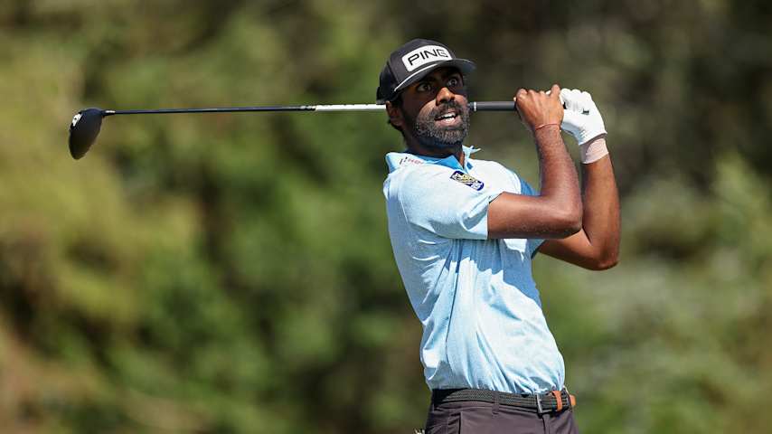 Sahith Theegala of the United States plays his shot from the sixth tee during the final round of the 126th U.S. OPEN at Shinnecock Hills Golf Club on June 21, 2026 in Southampton, New York. (Mike Mulholland/Getty Images)