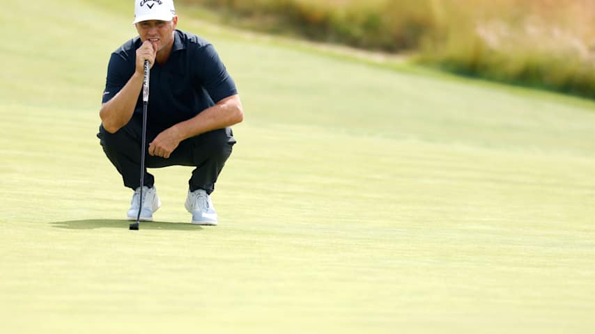 Alex Noren of Sweden lines up a putt on the ninth green during the first round of the 126th U.S. OPEN at Shinnecock Hills Golf Club on June 18, 2026 in Southampton, New York. (Cliff Hawkins/Getty Images)