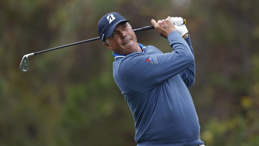 ORLANDO, FLORIDA - DECEMBER 17: Matt Kuchar of the United States plays his shot from the fourth tee during the final round of the PNC Championship at The Ritz-Carlton Golf Club on December 17, 2023 in Orlando, Florida. (Photo by Mike Mulholland/Getty Images)