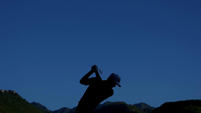 HONOLULU, HAWAII - JANUARY 14: Andrew Putnam of the United States plays his shot from the seventh tee during the final round of the Sony Open in Hawaii at Waialae Country Club on January 14, 2024 in Honolulu, Hawaii. (Photo by Kevin C. Cox/Getty Images)