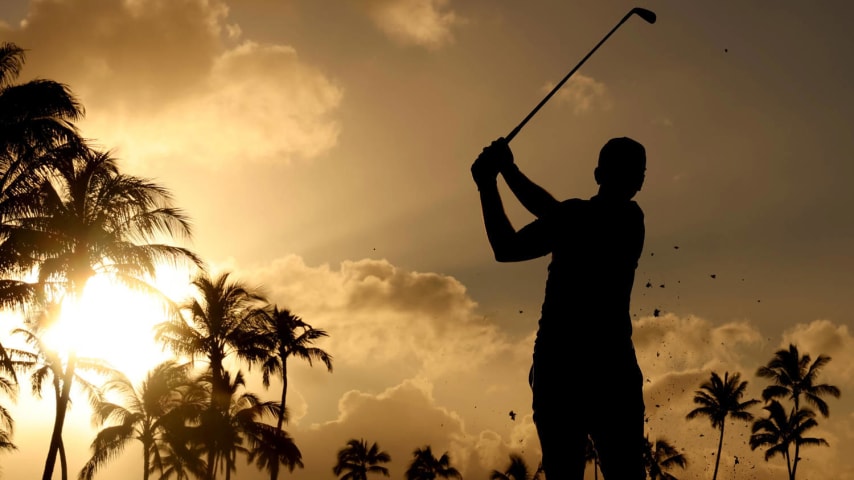 HONOLULU, HAWAII - JANUARY 12: Will Gordon of the United States plays his shot from the 11th tee during the second round of the Sony Open in Hawaii at Waialae Country Club on January 12, 2024 in Honolulu, Hawaii. (Photo by Michael Reaves/Getty Images)