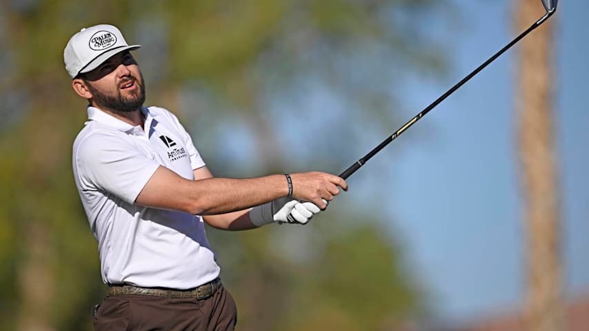 LA QUINTA, CALIFORNIA - JANUARY 16: Hayden Buckley of the United States plays his shot from the third tee during the first round of The American Express 2025 at Nicklaus Tournament Course on January 16, 2025 in La Quinta, California. (Photo by Orlando Ramirez/Getty Images)