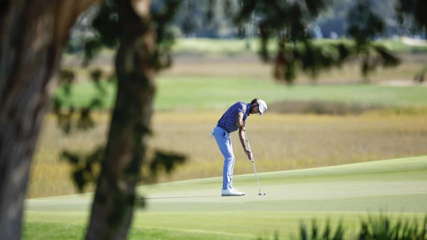 ST SIMONS ISLAND, GEORGIA - NOVEMBER 18: Akshay Bhatia of the United States putts on the fifth greenduring the third round of The RSM Classic on the Seaside Course at Sea Island Resort on November 18, 2023 in St Simons Island, Georgia. (Photo by Alex Slitz/Getty Images)