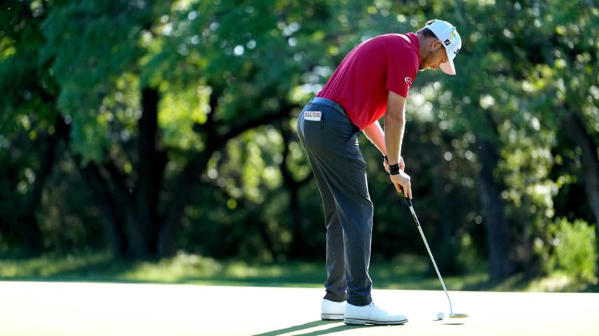 SAN ANTONIO, TEXAS - APRIL 05: Lee Hodges of the United States plays his putt shoot on the 4th hole during the second round of the Valero Texas Open at TPC San Antonio on April 05, 2024 in San Antonio, Texas. (Photo by Raj Mehta/Getty Images)