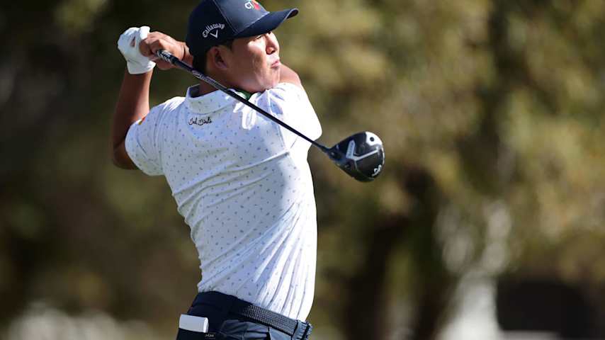 SCOTTSDALE, ARIZONA - FEBRUARY 06: Si Woo Kim of South Korea plays his shot from the fifth tee during the first round of the WM Phoenix Open 2025 at TPC Scottsdale on February 06, 2025 in Scottsdale, Arizona. (Photo by Andy Lyons/Getty Images)