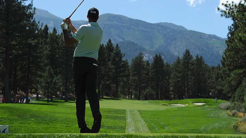 Ogilvy moves ahead by three points in Reno