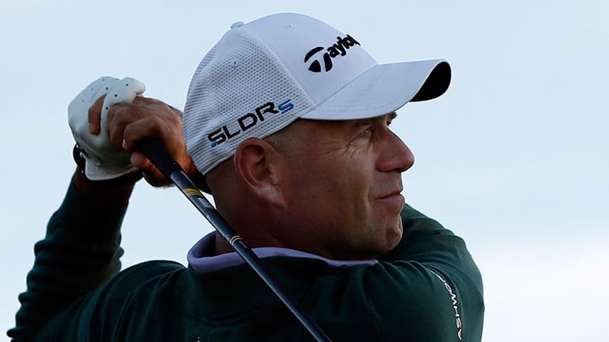LAS VEGAS, NV - OCTOBER 16: Stewart Cink plays his tee shot on the first hole during the first round of the Shriners Hospitals For Children Open at TPC Summerlin on October 16, 2014 in Las Vegas, Nevada. (Photo by Josh Hedges/Getty Images)