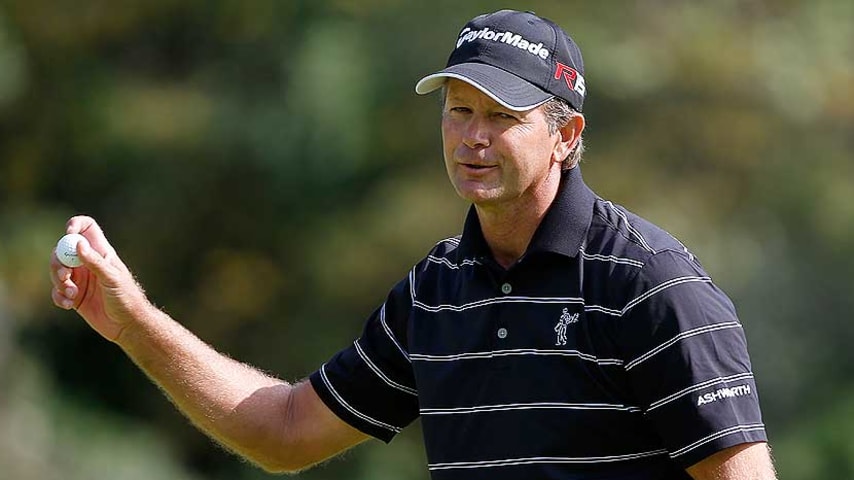 Late push keeps Goosen ahead at Riviera