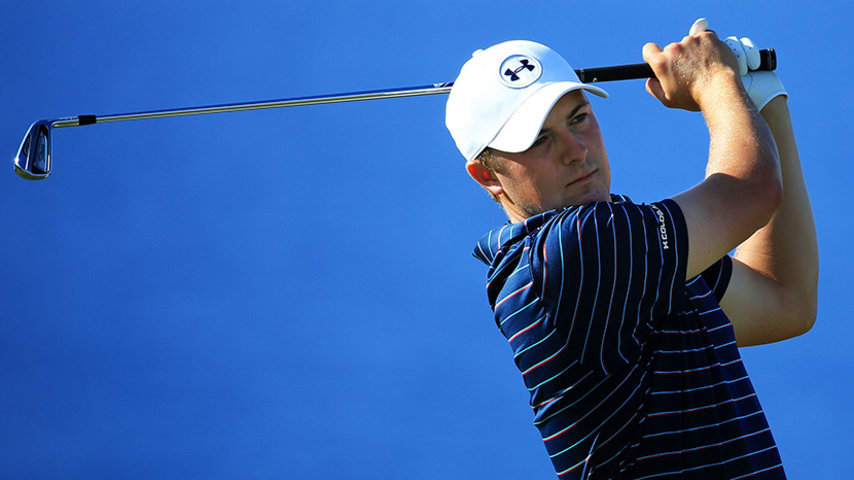 Spieth holds third-round lead at Colonial