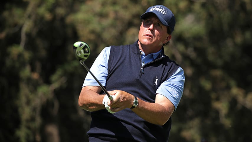 MEXICO CITY, MEXICO - MARCH 02:  Phil Mickelson of the United States plays his tee shot on the eighth hole during the first round of the World Golf Championships Mexico Championship at Club De Golf Chapultepec on March 2, 2017 in Mexico City, Mexico.  (Photo by Justin Heiman/Getty Images)