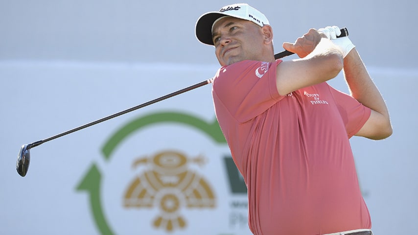 SCOTTSDALE, AZ - FEBRUARY 01:  Bill Haas watches his tee shot on the 17th hole during the first round of the Waste Management Phoenix Open at TPC Scottsdale on February 1, 2018 in Scottsdale, Arizona.  (Photo by Robert Laberge/Getty Images)