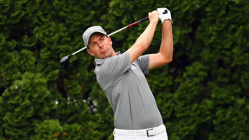 CROMWELL, CT - JUNE 22:  Webb Simpson of the United States plays his shot from the ninth tee during the second round of the Travelers Championship at TPC River Highlands on June 22, 2018 in Cromwell, Connecticut.  (Photo by Tim Bradbury/Getty Images)