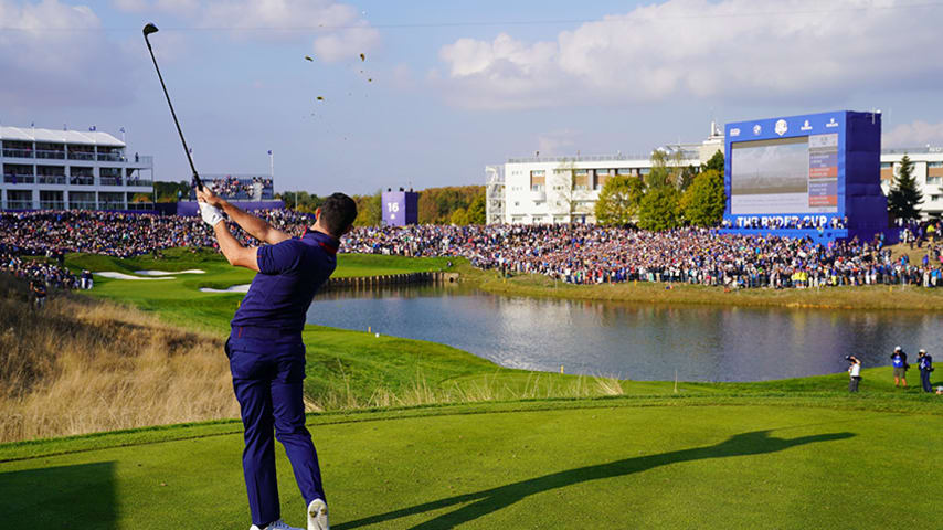 PARIS, FRANCE - SEPTEMBER 28: Rory McIlroy of Europe plays his shot from the 16th tee  during the afternoon foursome matches of the 2018 Ryder Cup at Le Golf National on September 28, 2018 in Paris, France.  (Photo by Stuart Franklin/Getty Images)
