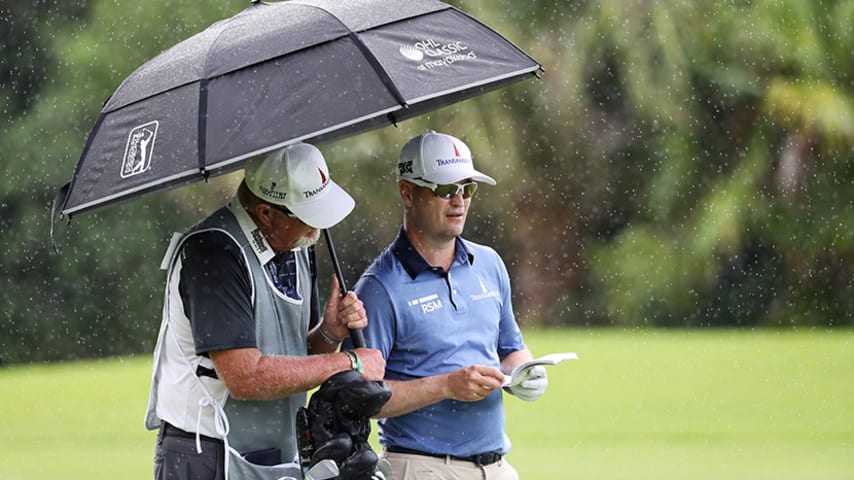 PLAYA DEL CARMEN, MEXICO - NOVEMBER 08: Zach Johnson of the United States talks with his caddie on the 17th hole during the first round of the Mayakoba Golf Classic at El Camaleon Mayakoba Golf Course on November 08, 2018 in Playa del Carmen, Mexico. (Photo by Rob Carr/Getty Images)