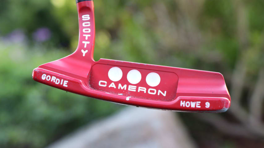 The story behind Wayne Gretzky’s red Scotty Cameron 'Gordie Howe' putter