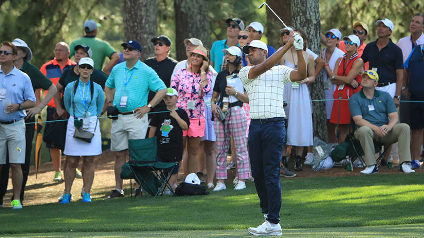 AUGUSTA, GEORGIA - APRIL 13: Tony Finau of the United States plays a shot on the 17th hole during the third round of the Masters at Augusta National Golf Club on April 13, 2019 in Augusta, Georgia. (Photo by Andrew Redington/Getty Images)