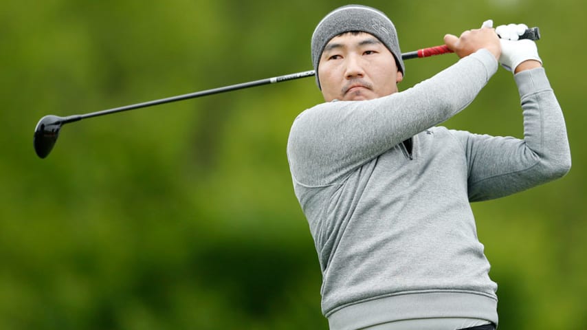 In cool weather, Sung Kang produces a hot round at AT&T Byron Nelson