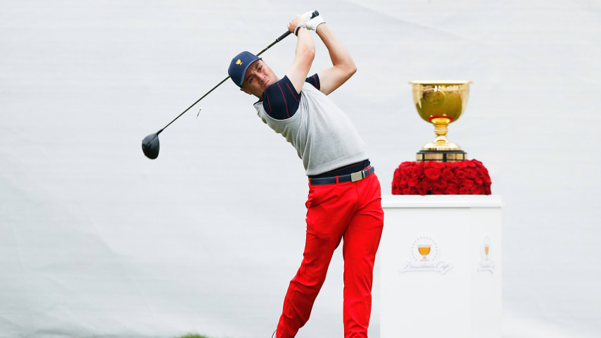 MELBOURNE, AUSTRALIA - DECEMBER 14: Justin Thomas of the United States team plays his shot from the first tee during Saturday four-ball matches on day three of the 2019 Presidents Cup at Royal Melbourne Golf Course on December 14, 2019 in Melbourne, Australia. (Photo by Darrian Traynor/Getty Images)