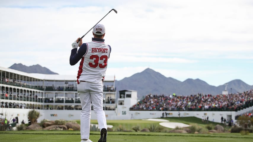 SCOTTSDALE, ARIZONA - JANUARY 30:  Justin Thomas plays his shot from the 16th tee while wearing a replica high school jersey of former NBA player Kobe Bryant during the first round of the Waste Management Phoenix Open at TPC Scottsdale on January 30, 2020 in Scottsdale, Arizona. Bryant and his 13-year old daughter were among nine passengers killed in a helicopter crash on January 26, 2020. (Photo by Christian Petersen/Getty Images)