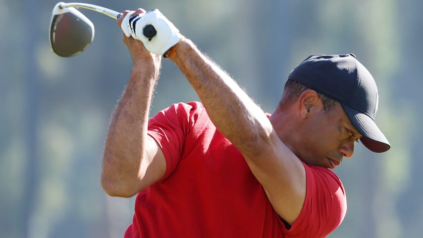 PACIFIC PALISADES, CALIFORNIA - FEBRUARY 16: Tiger Woods of the United States warms up on the range during the final round of the Genesis Invitational on February 16, 2020 in Pacific Palisades, California. (Photo by Chris Trotman/Getty Images)