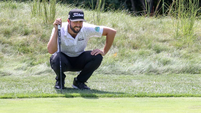 Mark Hubbard uses unique putting grip at The American Express