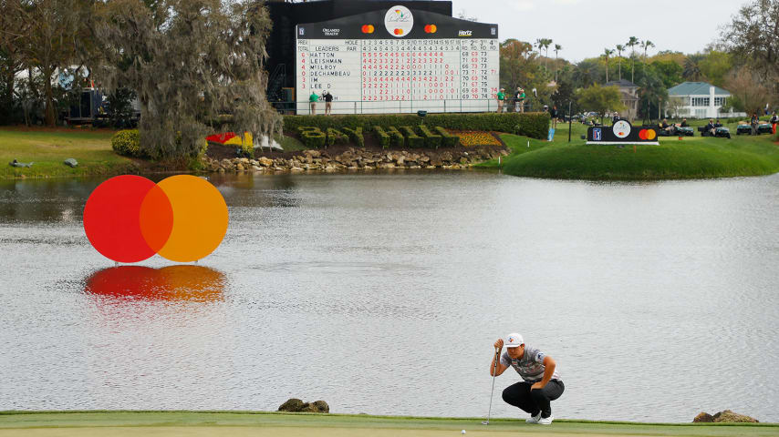 ORLANDO, FLORIDA - MARCH 08: Sungjae Im of South Korea lines up a putt on the 18th green during the final round of the Arnold Palmer Invitational Presented by MasterCard at the Bay Hill Club and Lodge on March 08, 2020 in Orlando, Florida. (Photo by Kevin C. Cox/Getty Images)