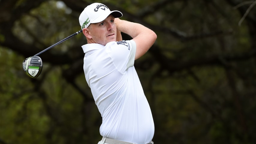 Matt Wallace plays with new cross-handed swing at the Valero Texas Open