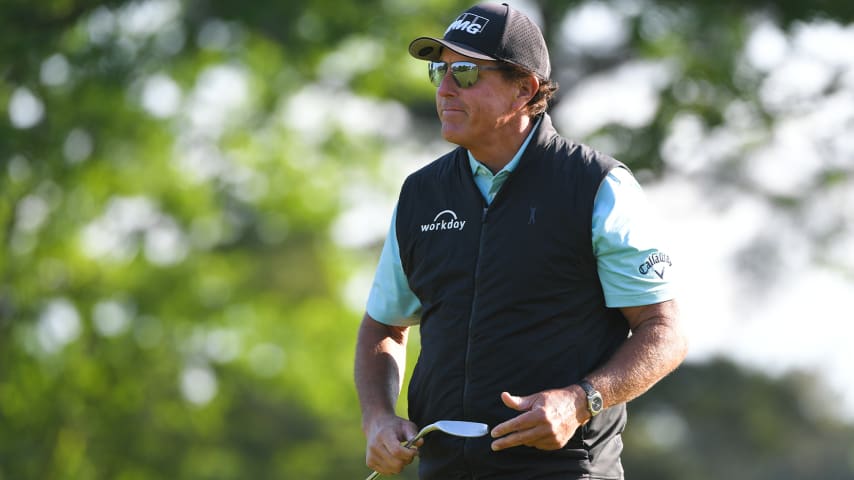 Phil Mickelson struggles to second-round 75 at Wells Fargo Championship