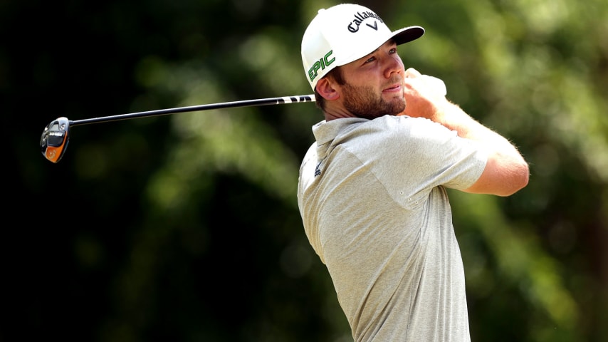 Sam Burns hangs on to lead AT&T Byron Nelson by one