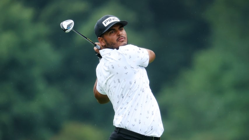 Sebastian Munoz leads by one in wide open John Deere Classic