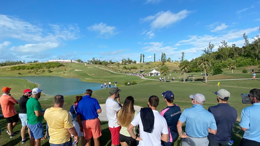 SOUTHAMPTON, BERMUDA - NOVEMBER 01: Fans look on over the 17th green during the final round of the Bermuda Championship at Port Royal Golf Course on November 01, 2020 in Southampton, Bermuda. (Photo by Gregory Shamus/Getty Images)