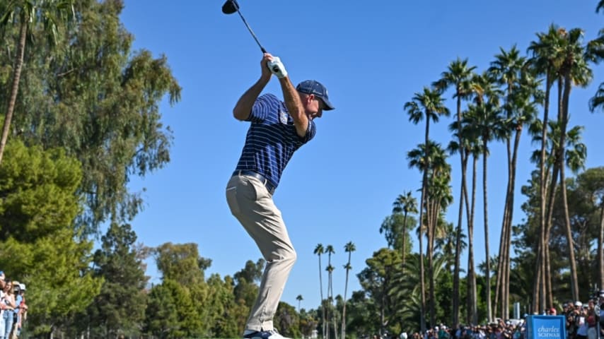 Jim Furyk takes one-shot lead, moves into position to win Charles Schwab Cup