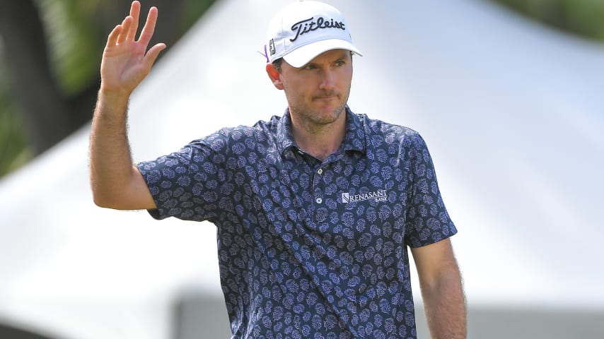 Russell Henley leads by three shots at Sony Open in Hawaii