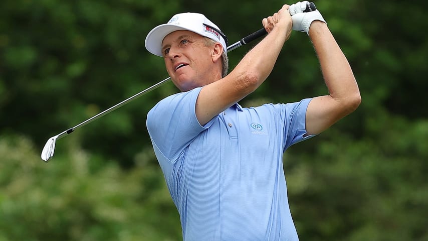 David Toms takes two-shot lead at Mitsubishi Electric Classic