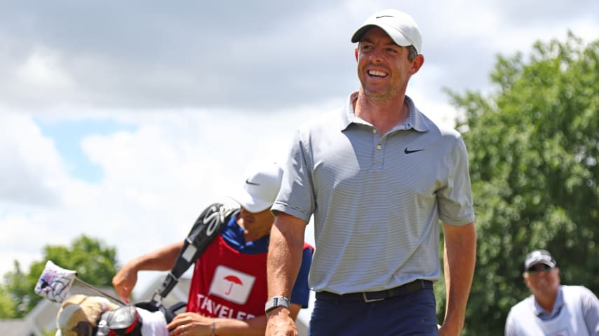 Rory McIlroy takes early lead with 62 at Travelers Championship