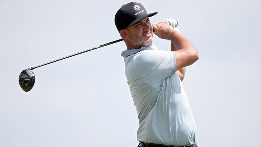Scott Piercy holds three-shot after 2nd round