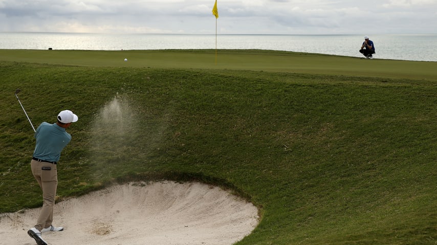 SOUTHAMPTON, BERMUDA - OCTOBER 29: David Lipsky of the United States chips to the ninth green during the second round of the Butterfield Bermuda Championship at Port Royal Golf Course on October 29, 2021 in Southampton, Bermuda. (Photo by Cliff Hawkins/Getty Images)