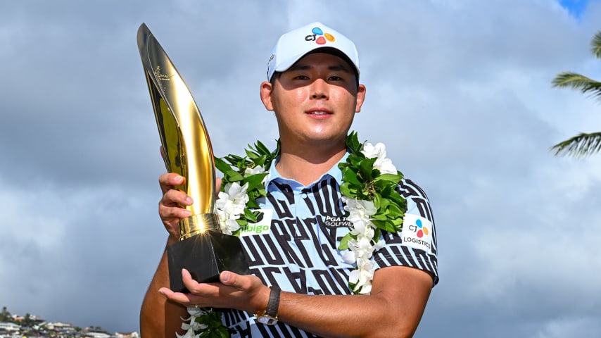 Si Woo Kim comes from behind to win Sony Open in Hawaii